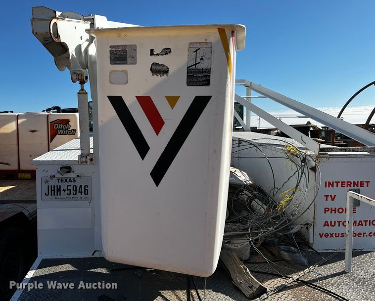 image for item DQ1908 2003 Chevrolet C4500  bucket truck