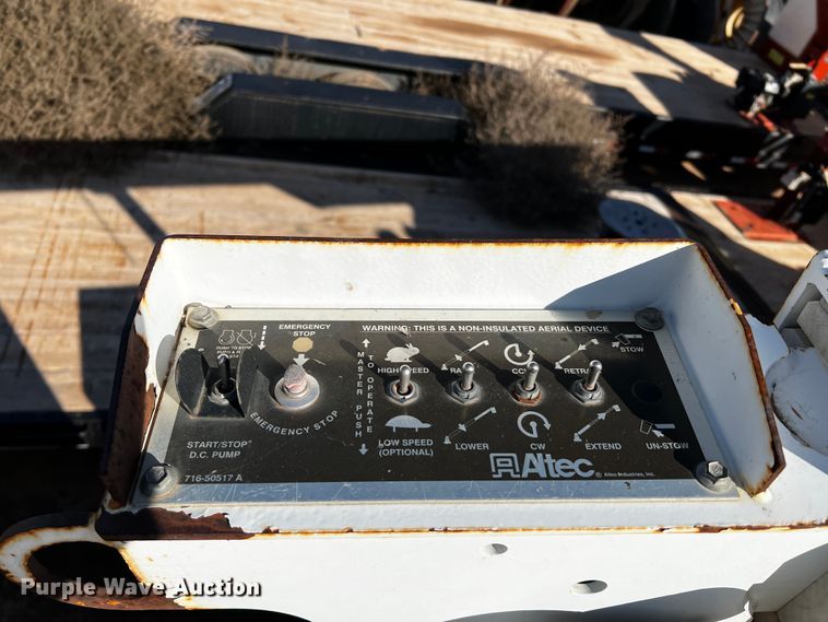 image for item DQ1908 2003 Chevrolet C4500  bucket truck