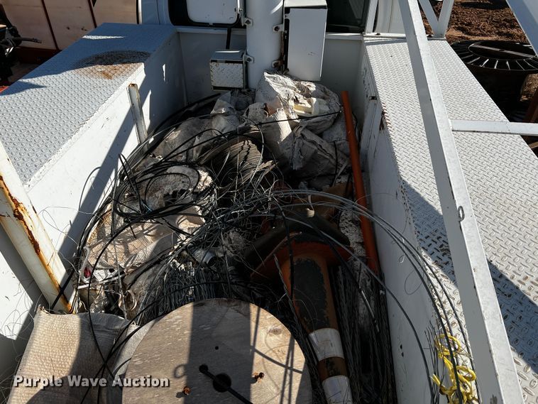 image for item DQ1908 2003 Chevrolet C4500  bucket truck