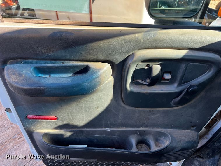 image for item DQ1908 2003 Chevrolet C4500  bucket truck