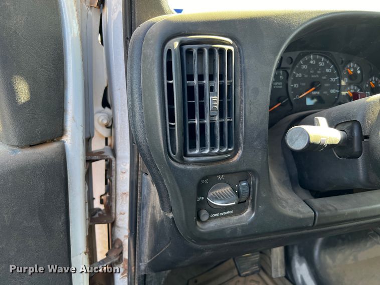 image for item DQ1908 2003 Chevrolet C4500  bucket truck