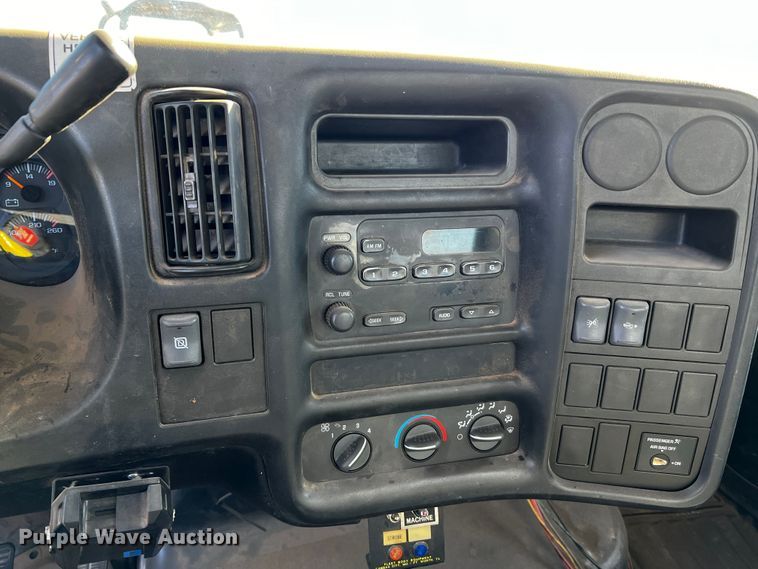 image for item DQ1908 2003 Chevrolet C4500  bucket truck