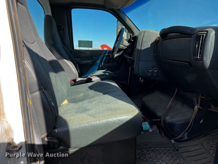 image for item DQ1908 2003 Chevrolet C4500  bucket truck