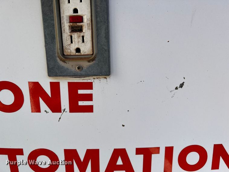 image for item DQ1908 2003 Chevrolet C4500  bucket truck