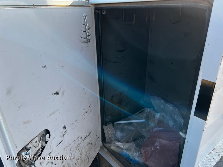 image for item DQ1908 2003 Chevrolet C4500  bucket truck