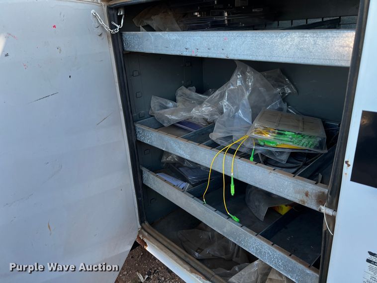 image for item DQ1908 2003 Chevrolet C4500  bucket truck