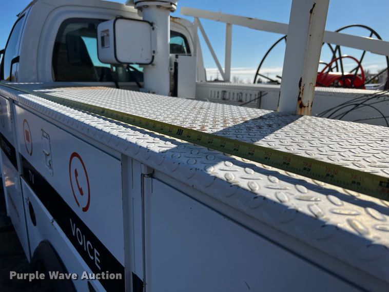 image for item DQ1908 2003 Chevrolet C4500  bucket truck