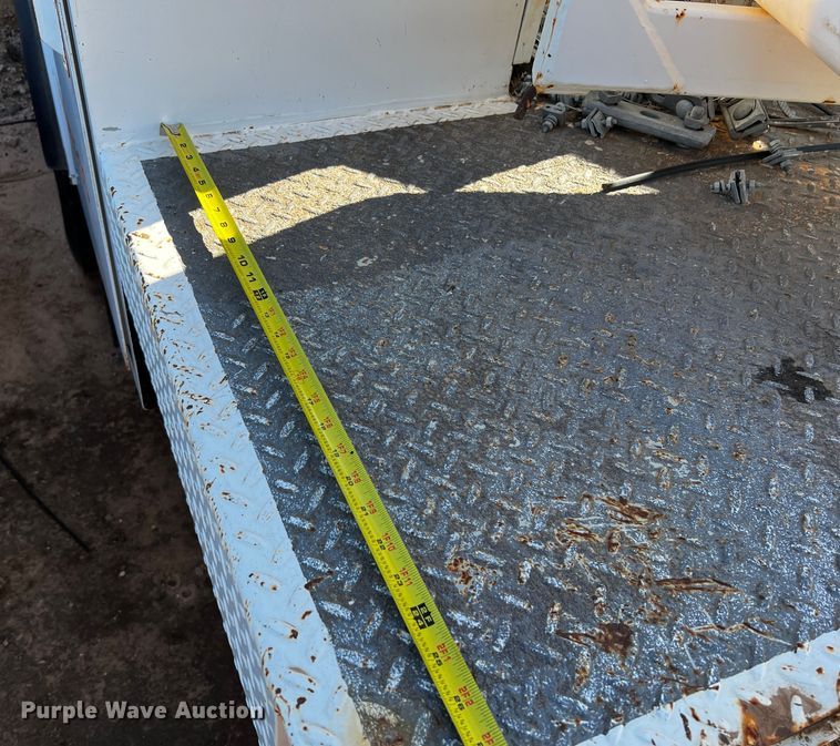 image for item DQ1908 2003 Chevrolet C4500  bucket truck