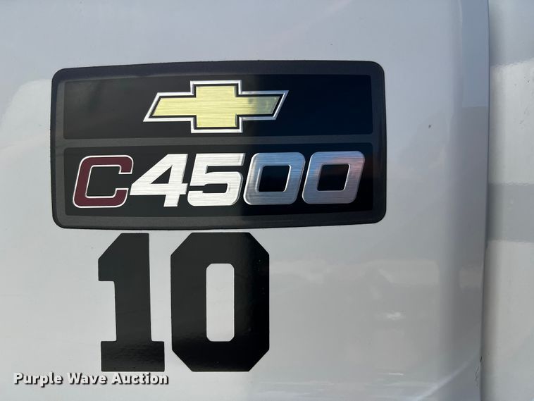 image for item DQ1908 2003 Chevrolet C4500  bucket truck