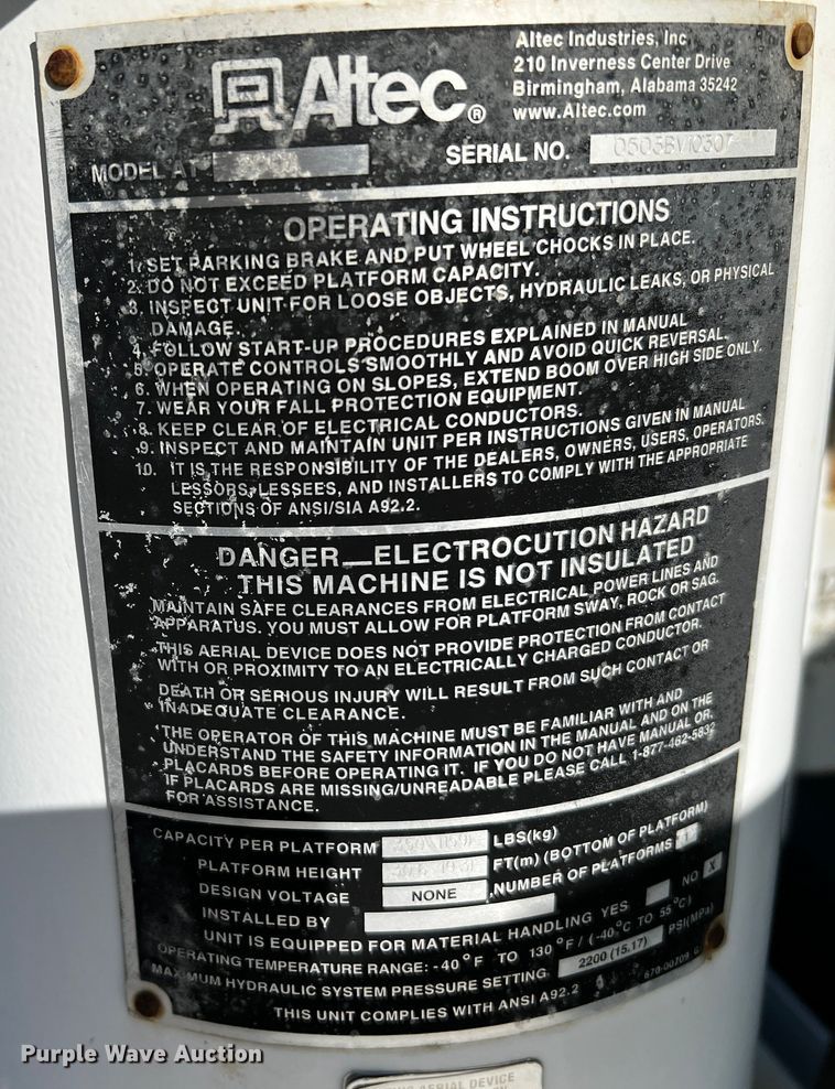 image for item DQ1908 2003 Chevrolet C4500  bucket truck