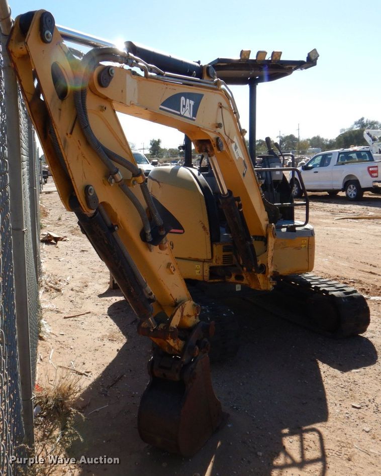 image for item DQ1910 2006 Caterpillar 303CCR  mini excavator