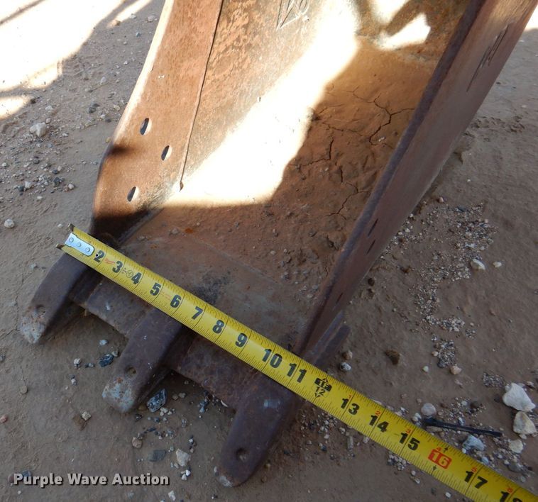 image for item DQ1910 2006 Caterpillar 303CCR  mini excavator