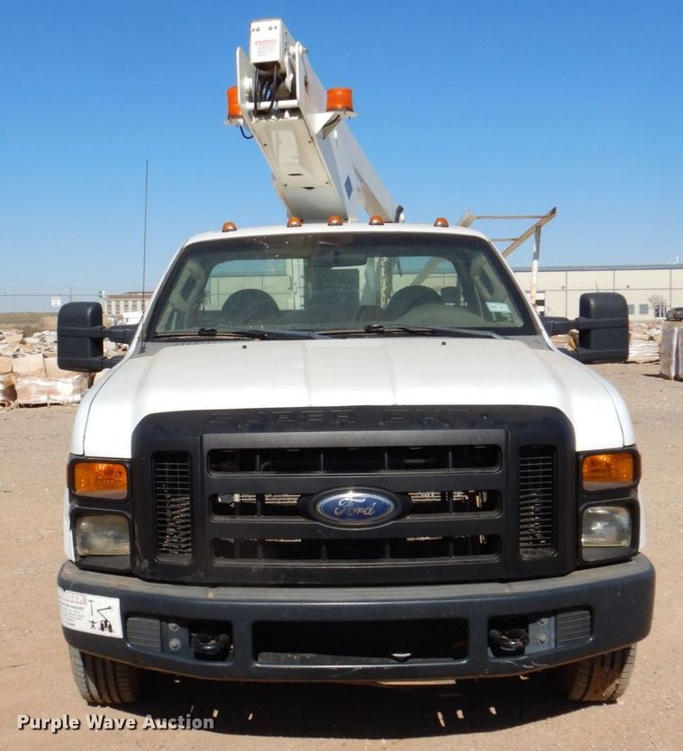 image for item DQ1911 2008 Ford F350 Super Duty XL  bucket truck