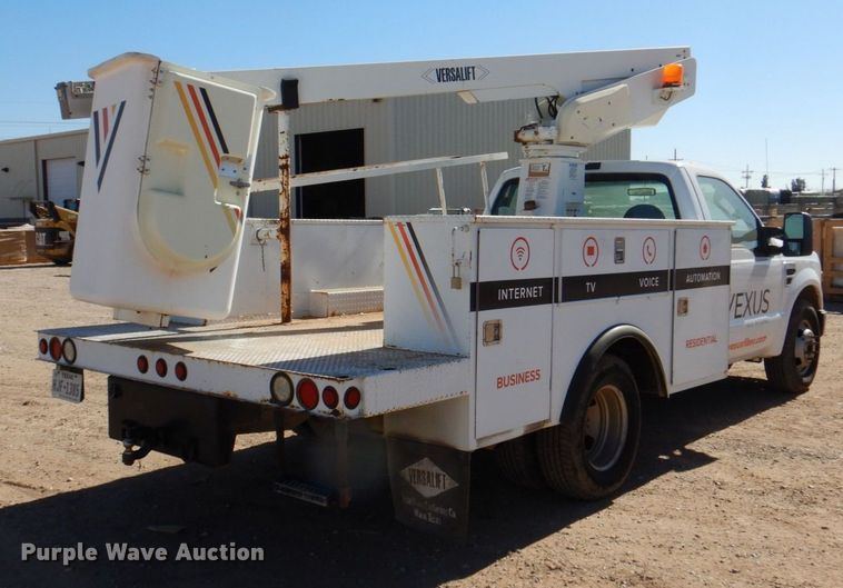 image for item DQ1911 2008 Ford F350 Super Duty XL  bucket truck
