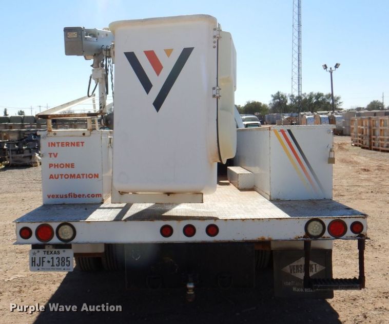 image for item DQ1911 2008 Ford F350 Super Duty XL  bucket truck