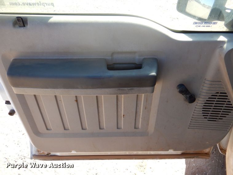 image for item DQ1911 2008 Ford F350 Super Duty XL  bucket truck