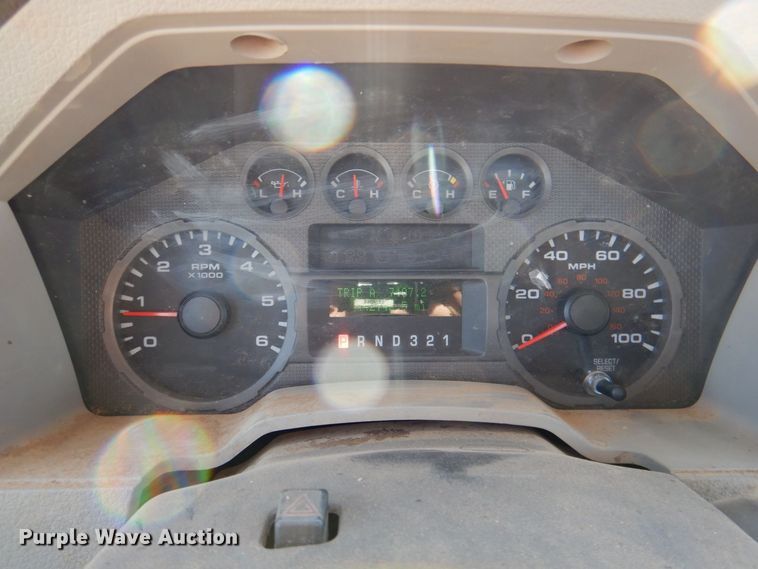 image for item DQ1911 2008 Ford F350 Super Duty XL  bucket truck