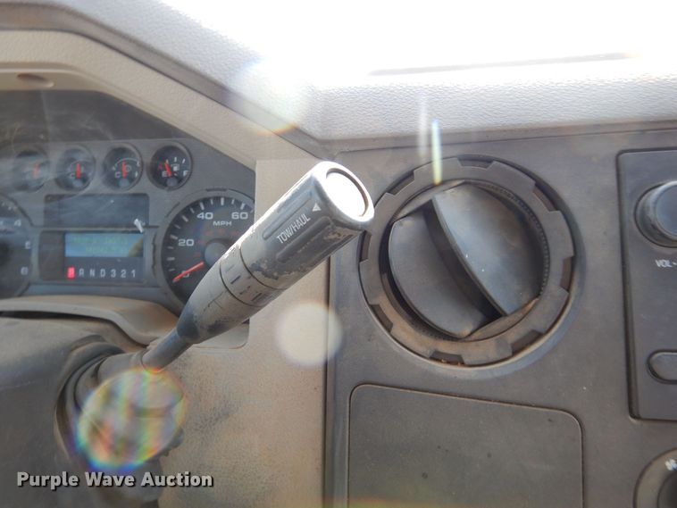 image for item DQ1911 2008 Ford F350 Super Duty XL  bucket truck