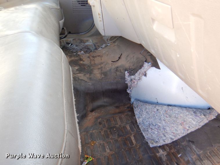 image for item DQ1911 2008 Ford F350 Super Duty XL  bucket truck