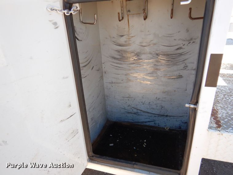 image for item DQ1911 2008 Ford F350 Super Duty XL  bucket truck