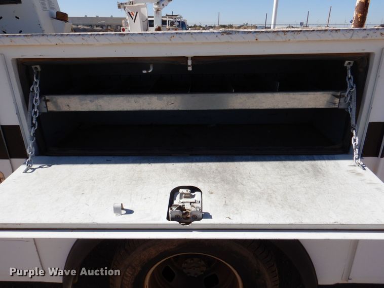 image for item DQ1911 2008 Ford F350 Super Duty XL  bucket truck