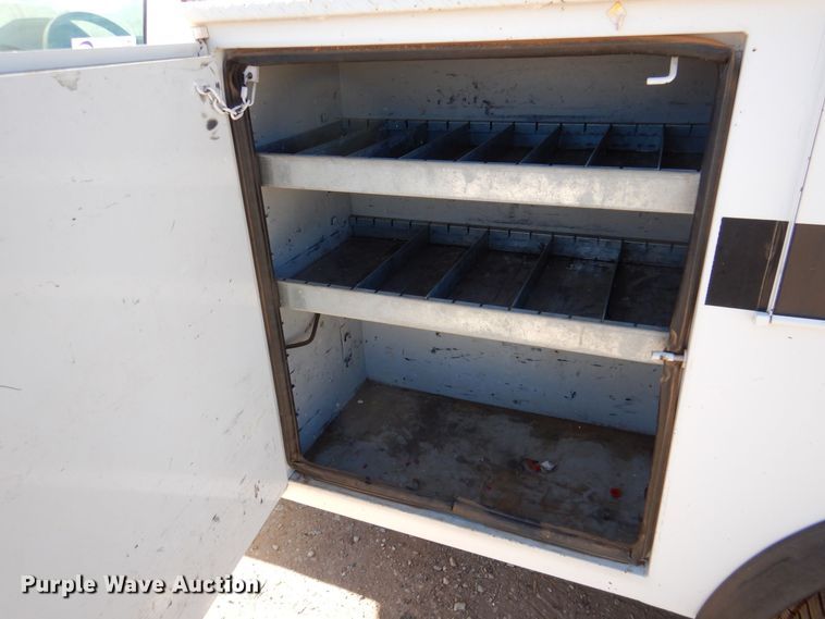 image for item DQ1911 2008 Ford F350 Super Duty XL  bucket truck