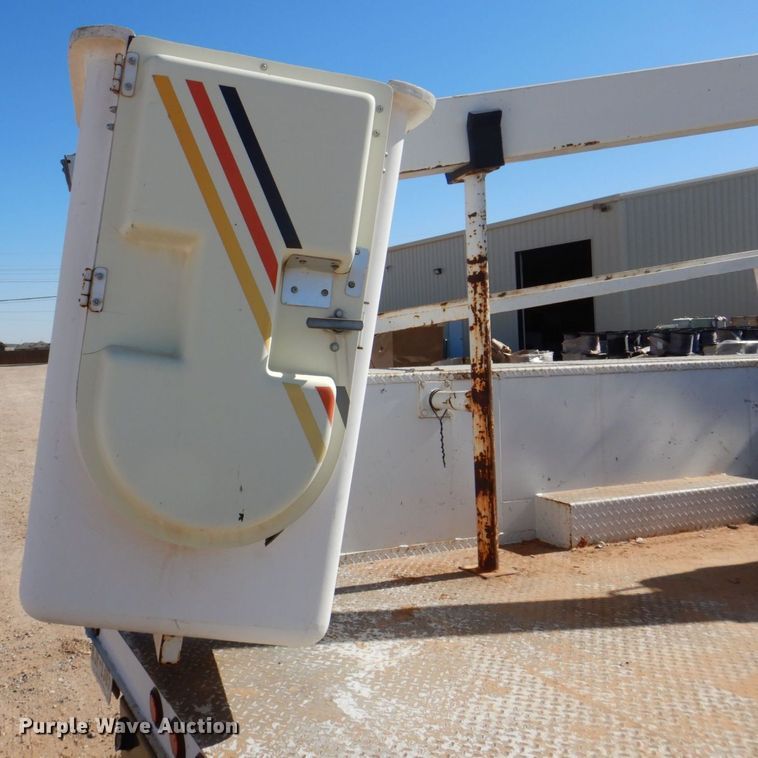 image for item DQ1911 2008 Ford F350 Super Duty XL  bucket truck