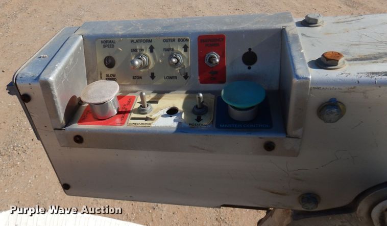 image for item DQ1911 2008 Ford F350 Super Duty XL  bucket truck