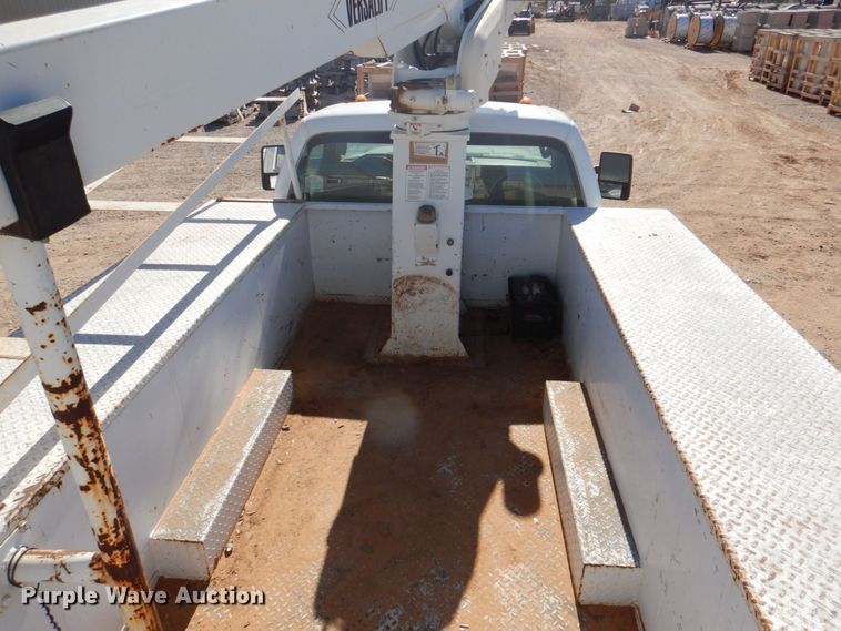 image for item DQ1911 2008 Ford F350 Super Duty XL  bucket truck