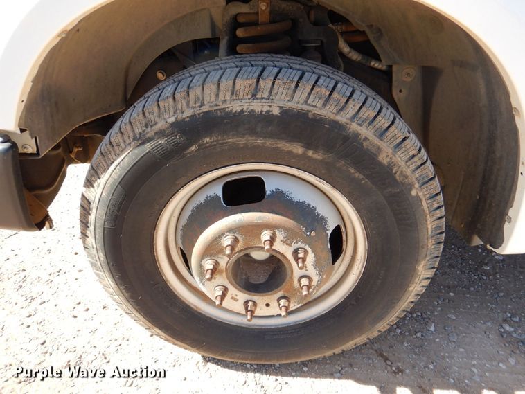 image for item DQ1911 2008 Ford F350 Super Duty XL  bucket truck