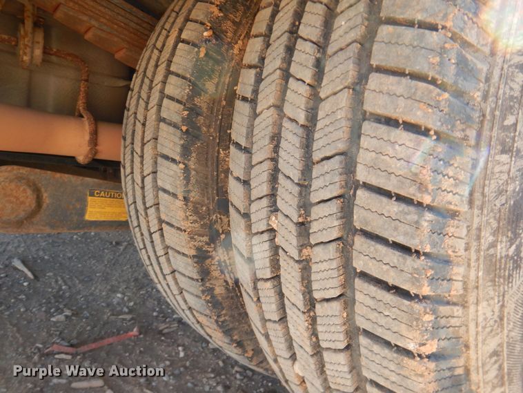 image for item DQ1911 2008 Ford F350 Super Duty XL  bucket truck