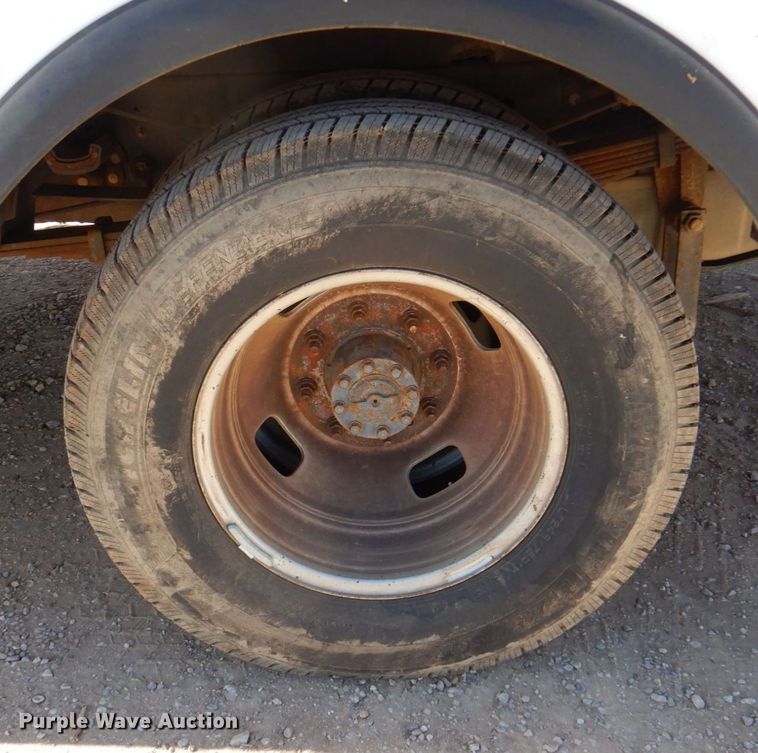 image for item DQ1911 2008 Ford F350 Super Duty XL  bucket truck