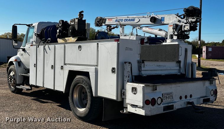 image for item DQ1915 2007 International 4300  utility / service truck