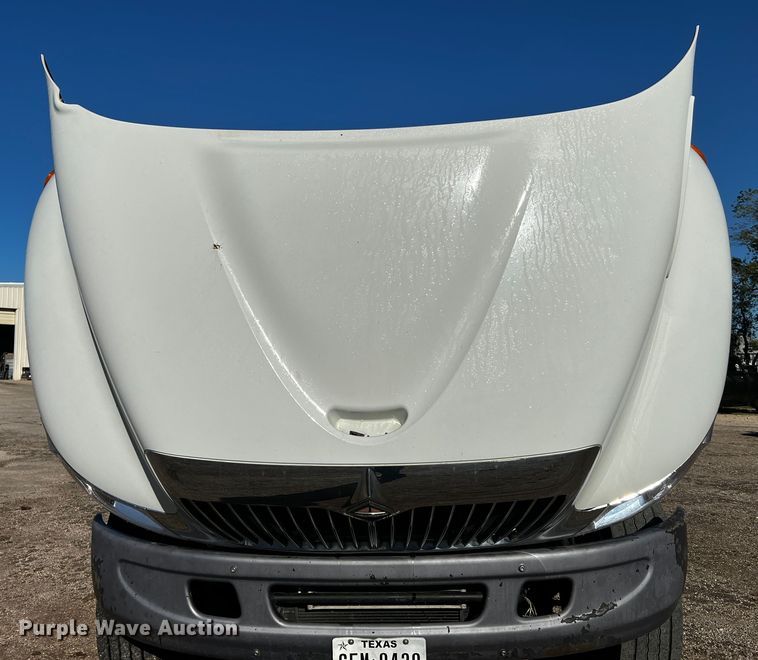 image for item DQ1915 2007 International 4300  utility / service truck