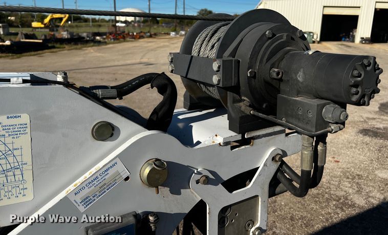 image for item DQ1915 2007 International 4300  utility / service truck