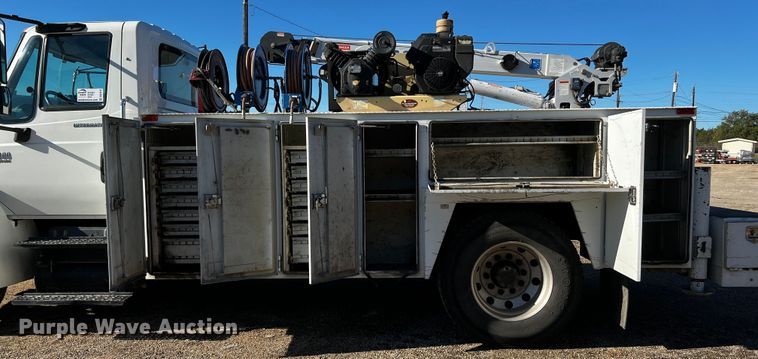 image for item DQ1915 2007 International 4300  utility / service truck