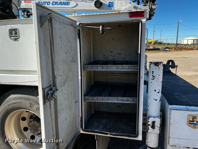 image for item DQ1915 2007 International 4300  utility / service truck