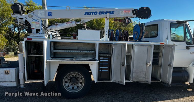 image for item DQ1915 2007 International 4300  utility / service truck