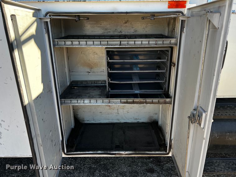 image for item DQ1915 2007 International 4300  utility / service truck