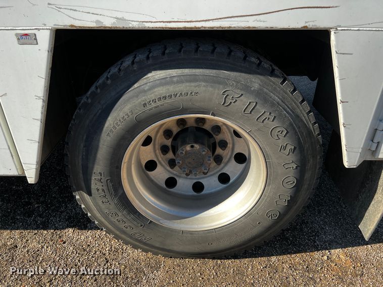 image for item DQ1915 2007 International 4300  utility / service truck