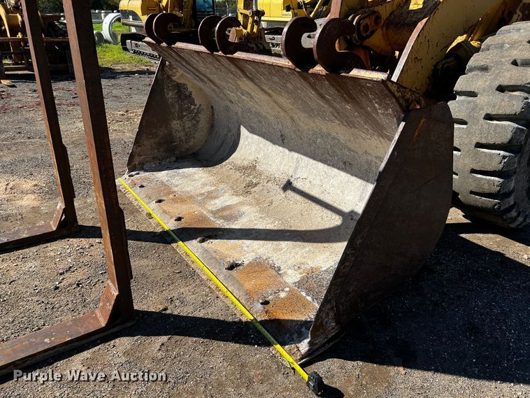image for item DQ1916 1981 Caterpillar 950B  wheel loader