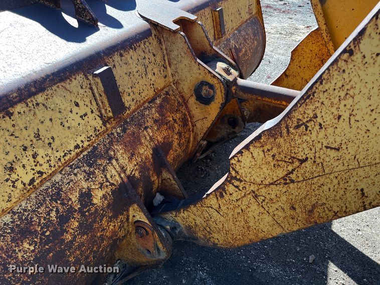 image for item DQ1916 1981 Caterpillar 950B  wheel loader