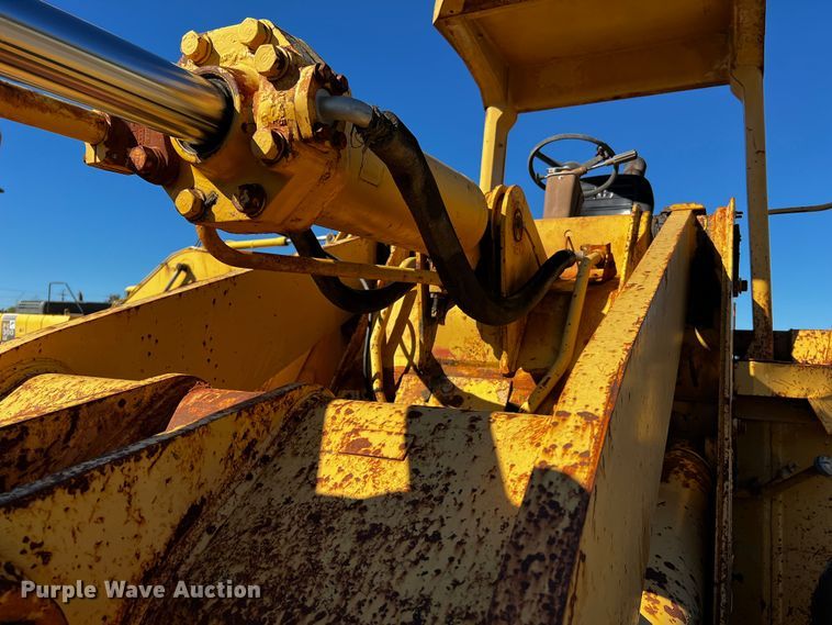 image for item DQ1916 1981 Caterpillar 950B  wheel loader