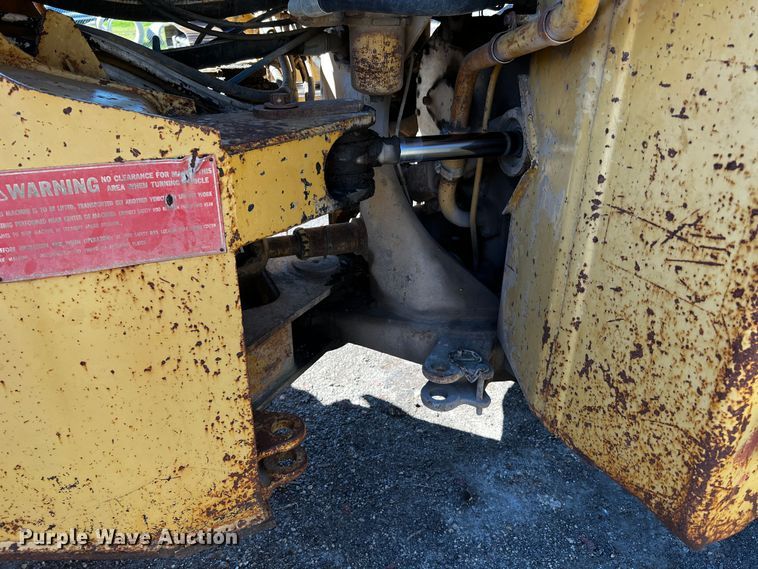 image for item DQ1916 1981 Caterpillar 950B  wheel loader