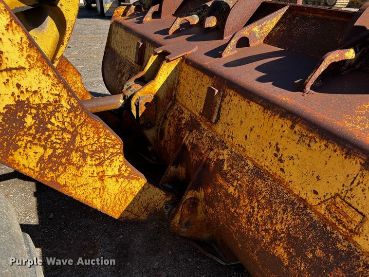 image for item DQ1916 1981 Caterpillar 950B  wheel loader