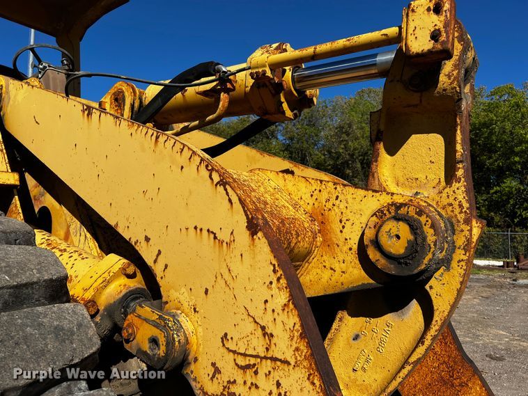 image for item DQ1916 1981 Caterpillar 950B  wheel loader