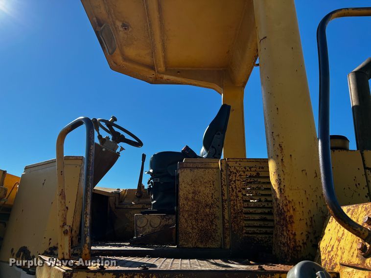 image for item DQ1916 1981 Caterpillar 950B  wheel loader