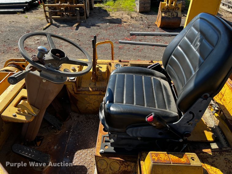 image for item DQ1916 1981 Caterpillar 950B  wheel loader