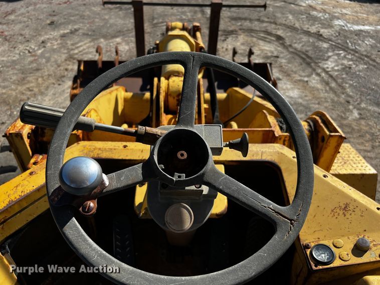 image for item DQ1916 1981 Caterpillar 950B  wheel loader