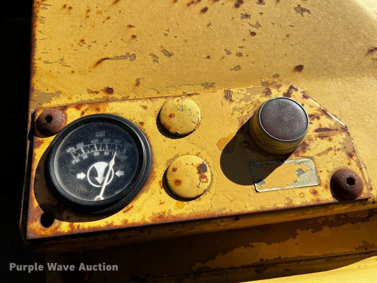 image for item DQ1916 1981 Caterpillar 950B  wheel loader